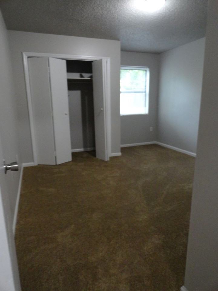 1108 Langdale Dr - Photo 6 of 7