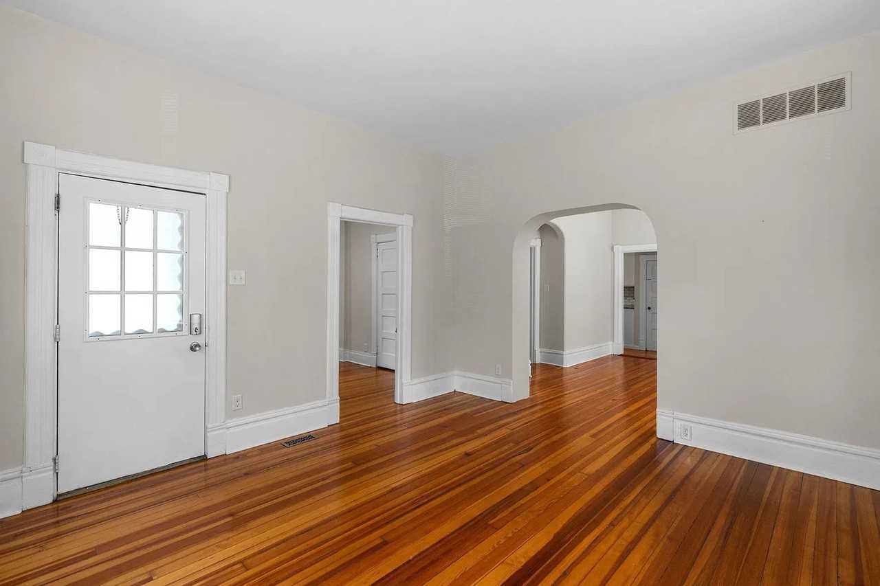 766 Harvard Ave - Photo 4 of 22