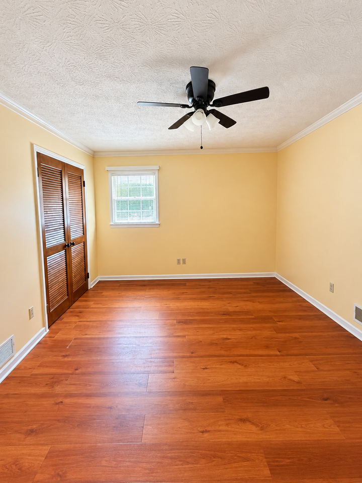 2545 Springdale Dr - Photo 6 of 13