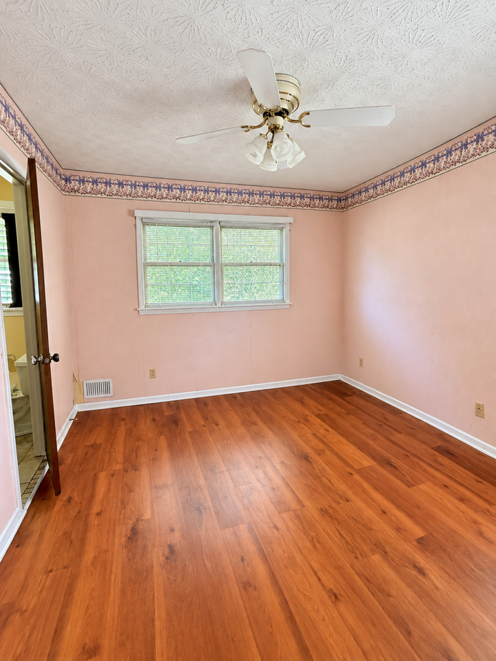 2545 Springdale Dr - Photo 7 of 13
