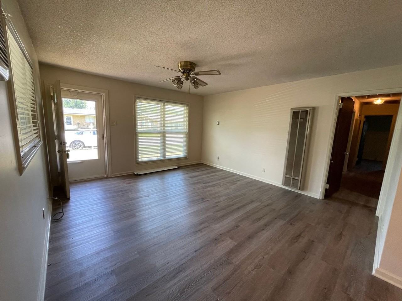 1416 Cactus Dr - Photo 2 of 18