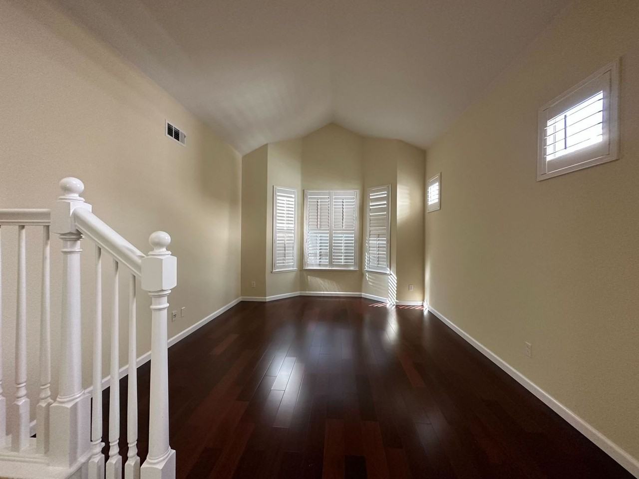 2042 Mckenzie Pl - Photo 4 of 18