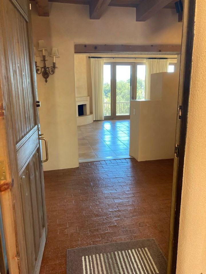 822 Camino Del Este - Photo 4 of 29