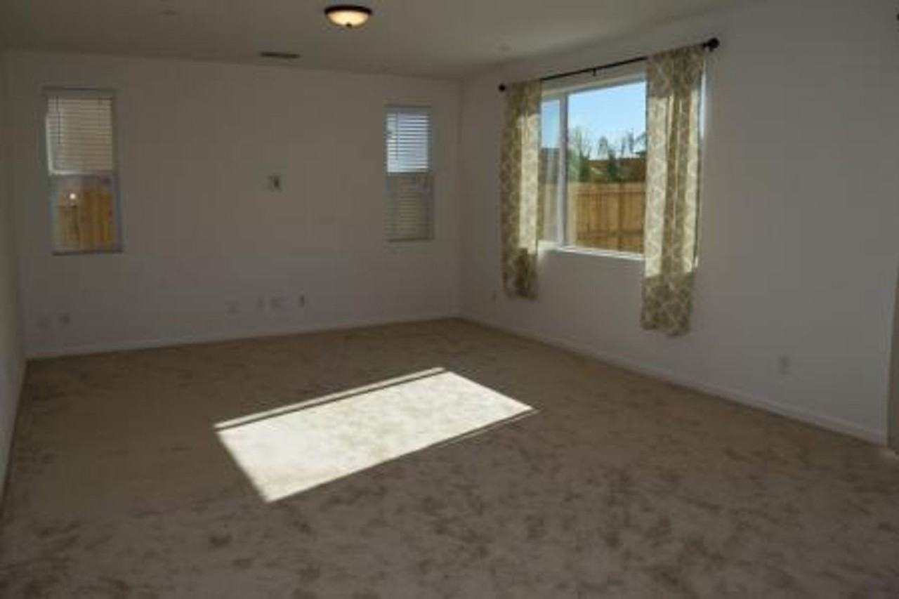 9081 Hourglass Cir - Photo 2 of 22