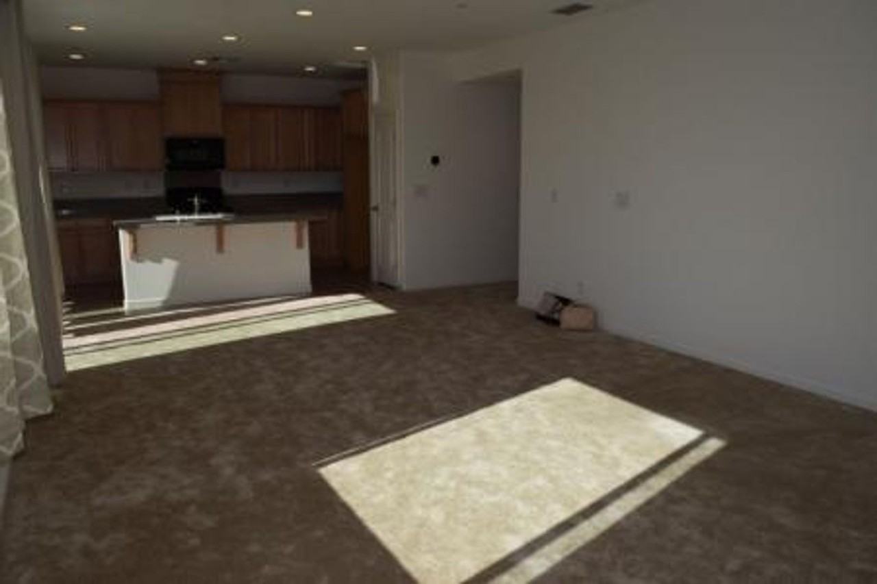 9081 Hourglass Cir - Photo 3 of 22