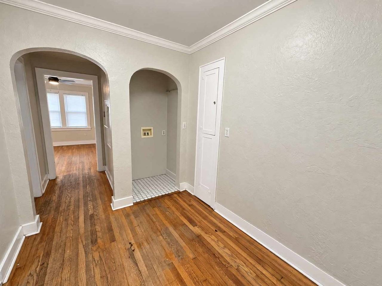 2328 Nw 22nd St - Photo 6 of 14