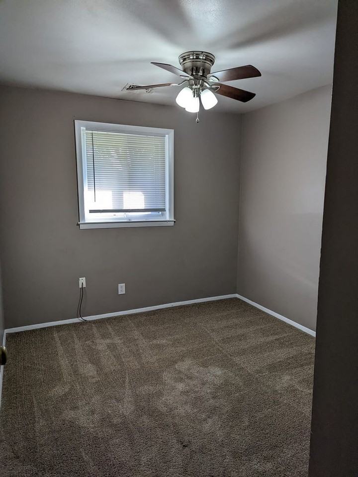 4 Baker Ct - Photo 4 of 15