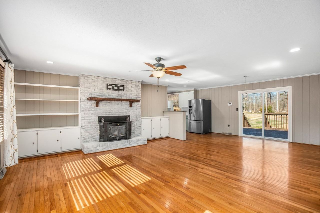 533 Brentwood Rd - Photo 4 of 15