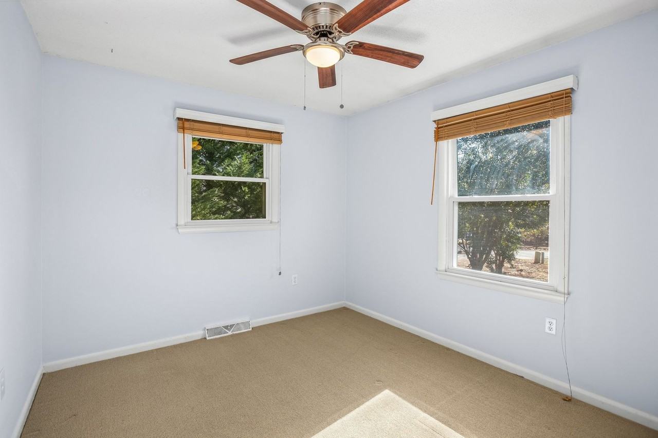 533 Brentwood Rd - Photo 7 of 15