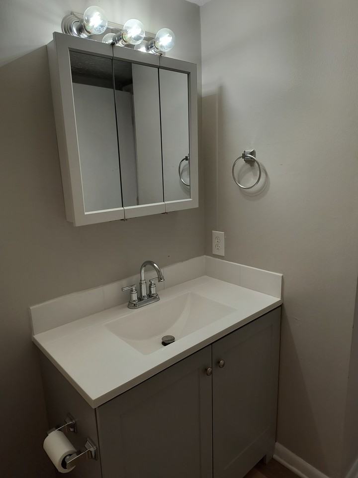 3025 Forest Hills Circle - Photo 5 of 8