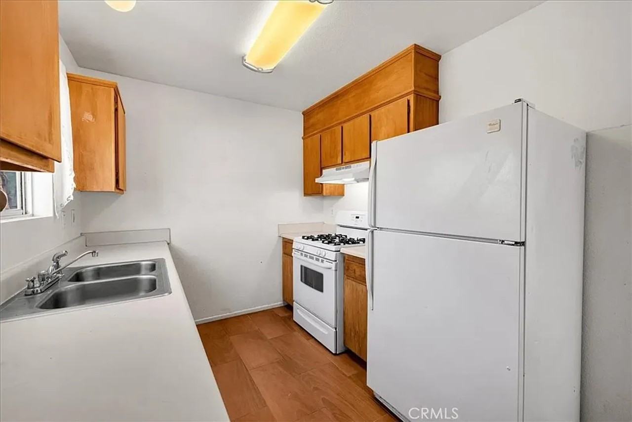 6211 Daisy Ave - Photo 6 of 15