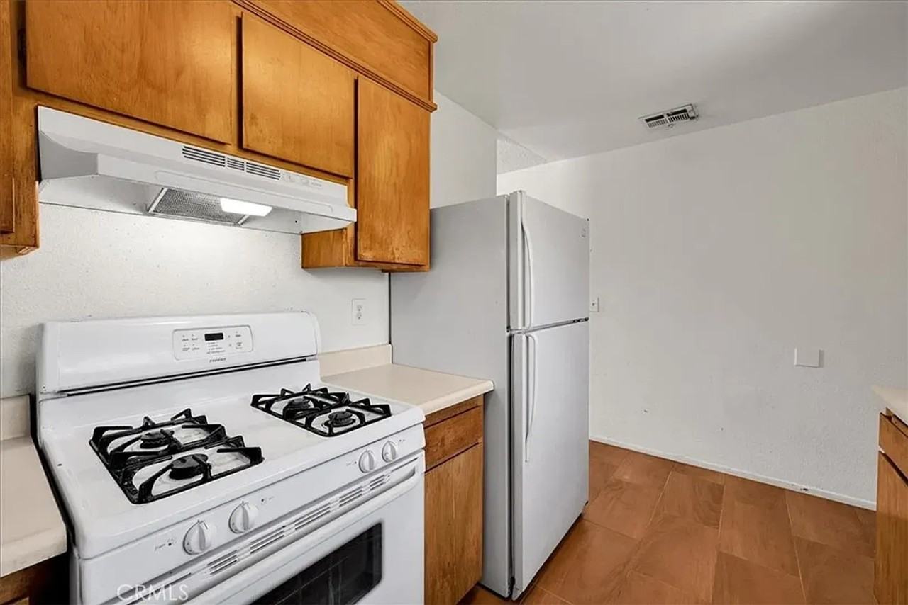 6211 Daisy Ave - Photo 7 of 15