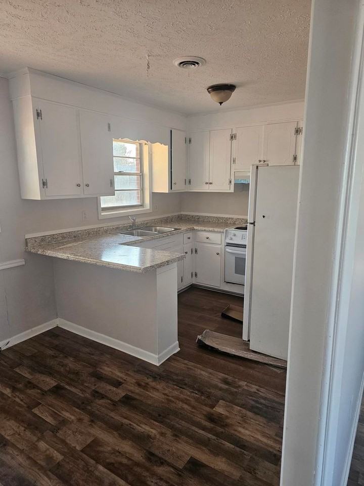 2513 Dexter Rd - Photo 4 of 28
