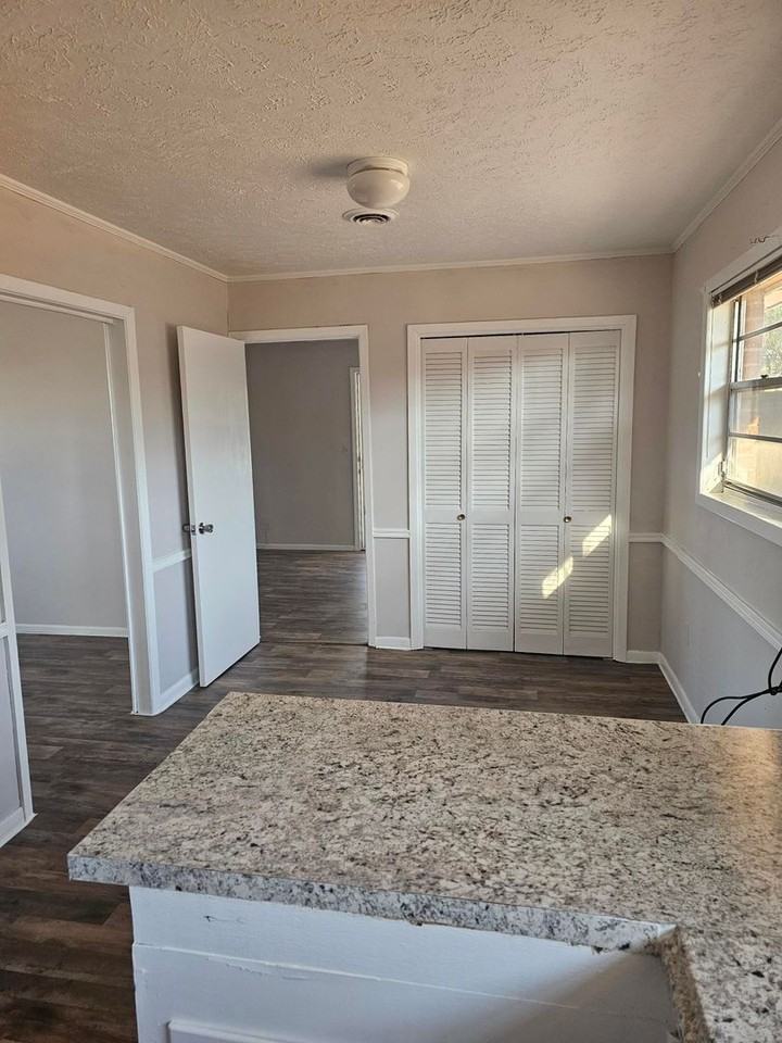 2513 Dexter Rd - Photo 5 of 28