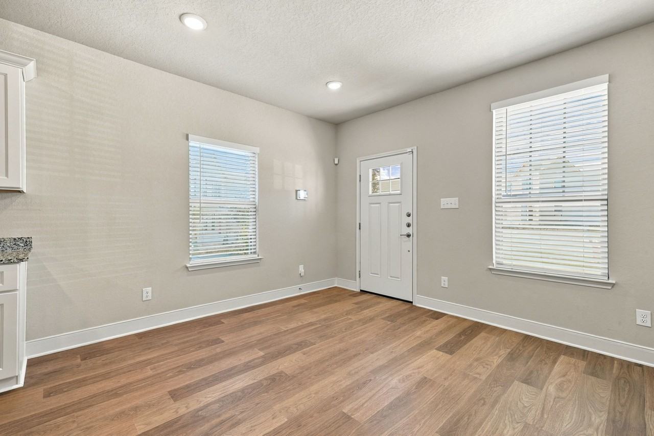 7254 Magnolia Creek - Photo 3 of 28