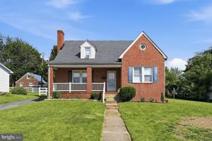 featured image of 624 Military Rd