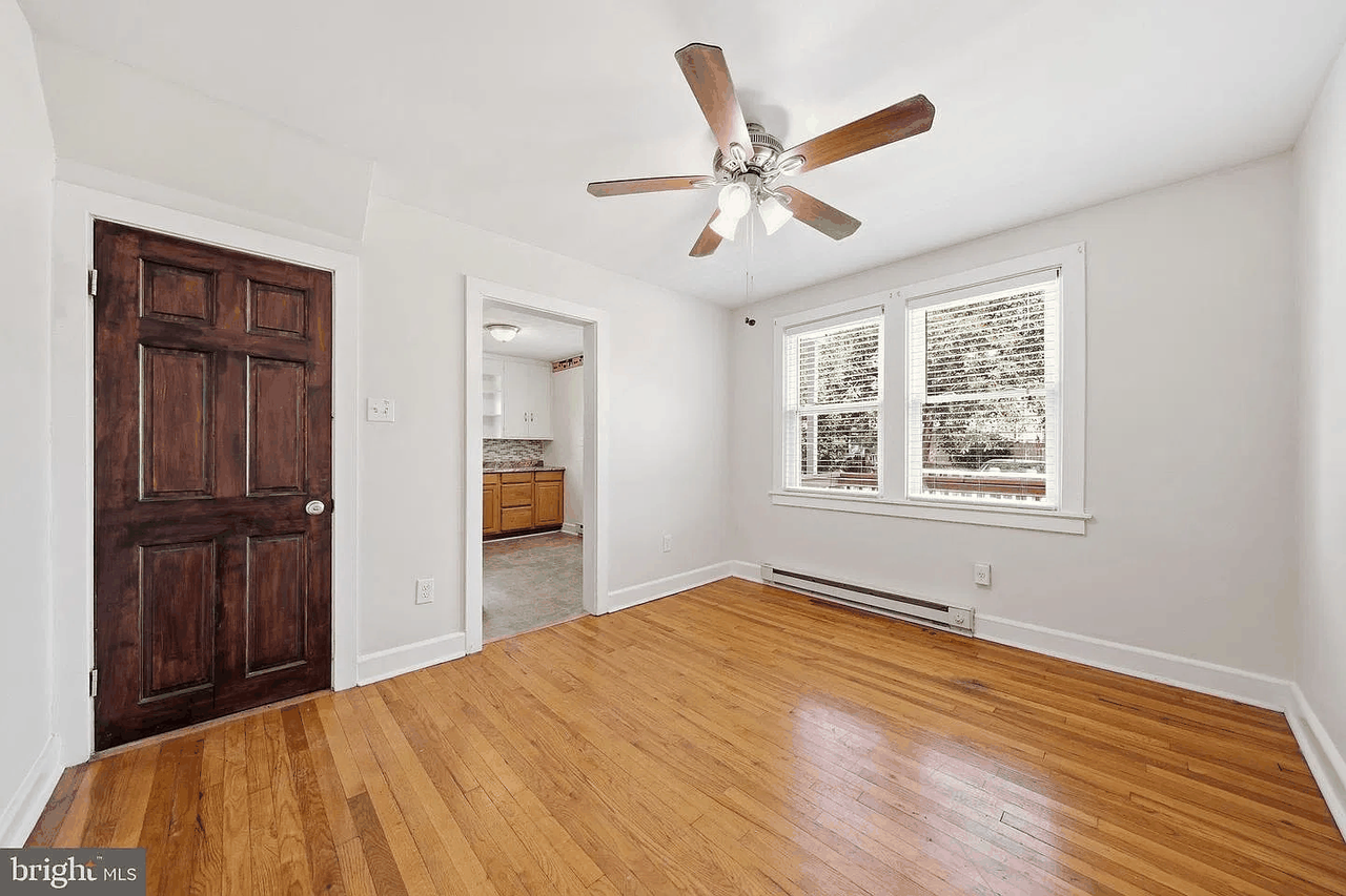 624 Military Road - Photo 4 of 8