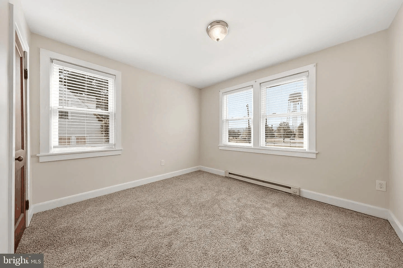 624 Military Road - Photo 7 of 8