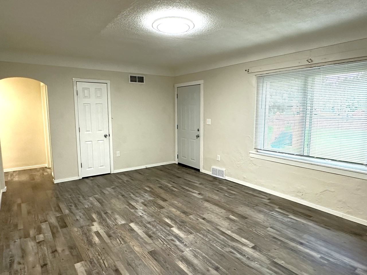 1402 1st Street, Unit E - Photo 5 of 14