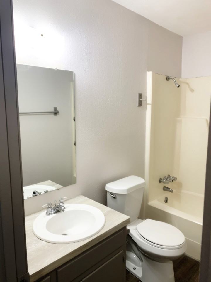 120-142 7th St Apartments - Photo 5 of 11