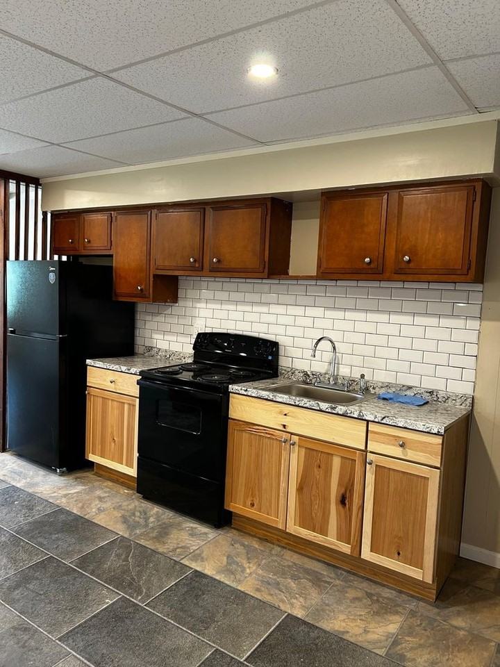 572 Main St - Photo 4 of 15