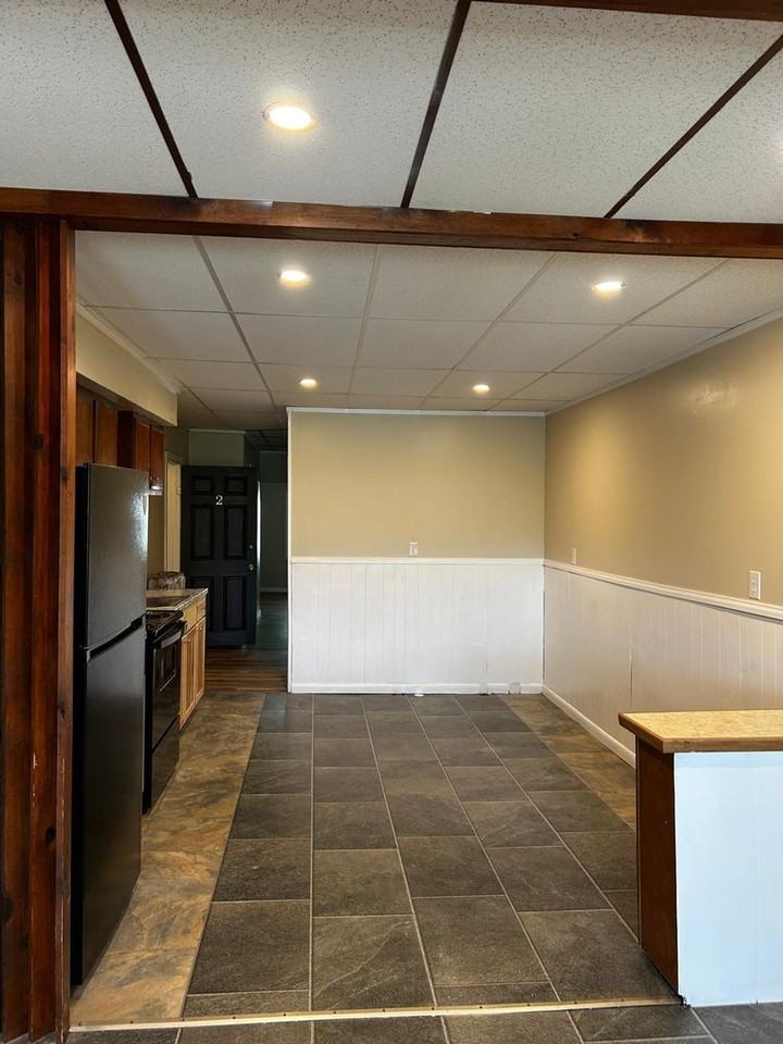 572 Main St - Photo 5 of 15