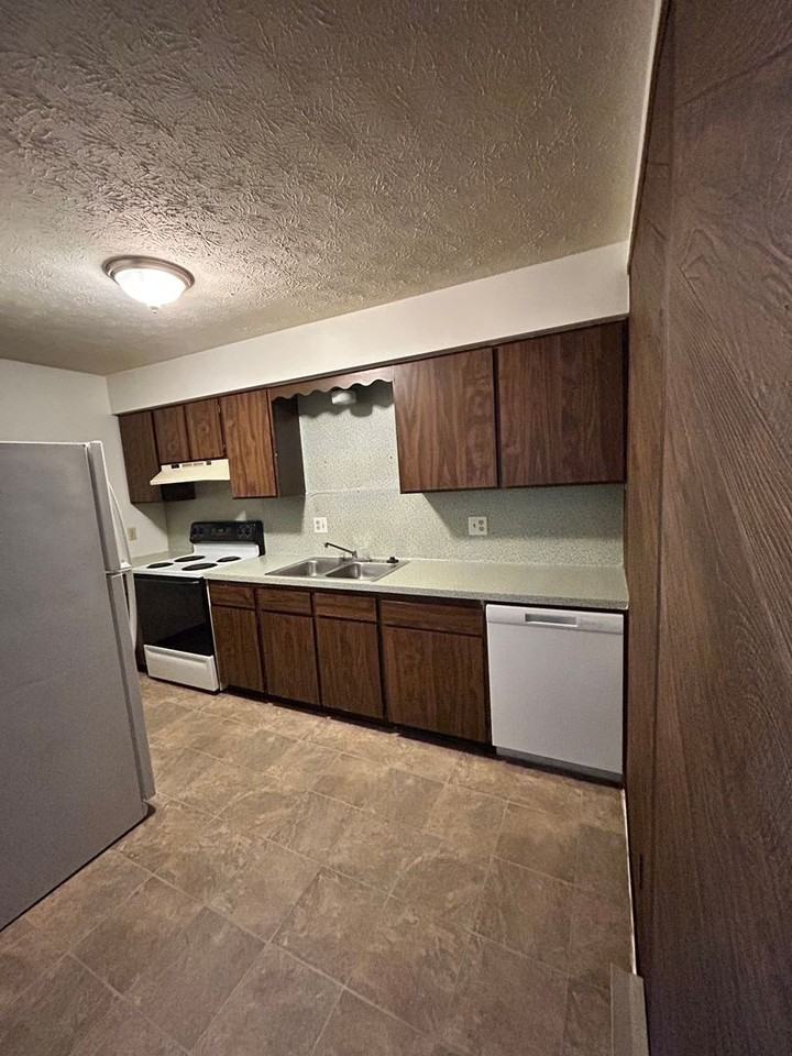 179 Black Dr - Photo 7 of 16
