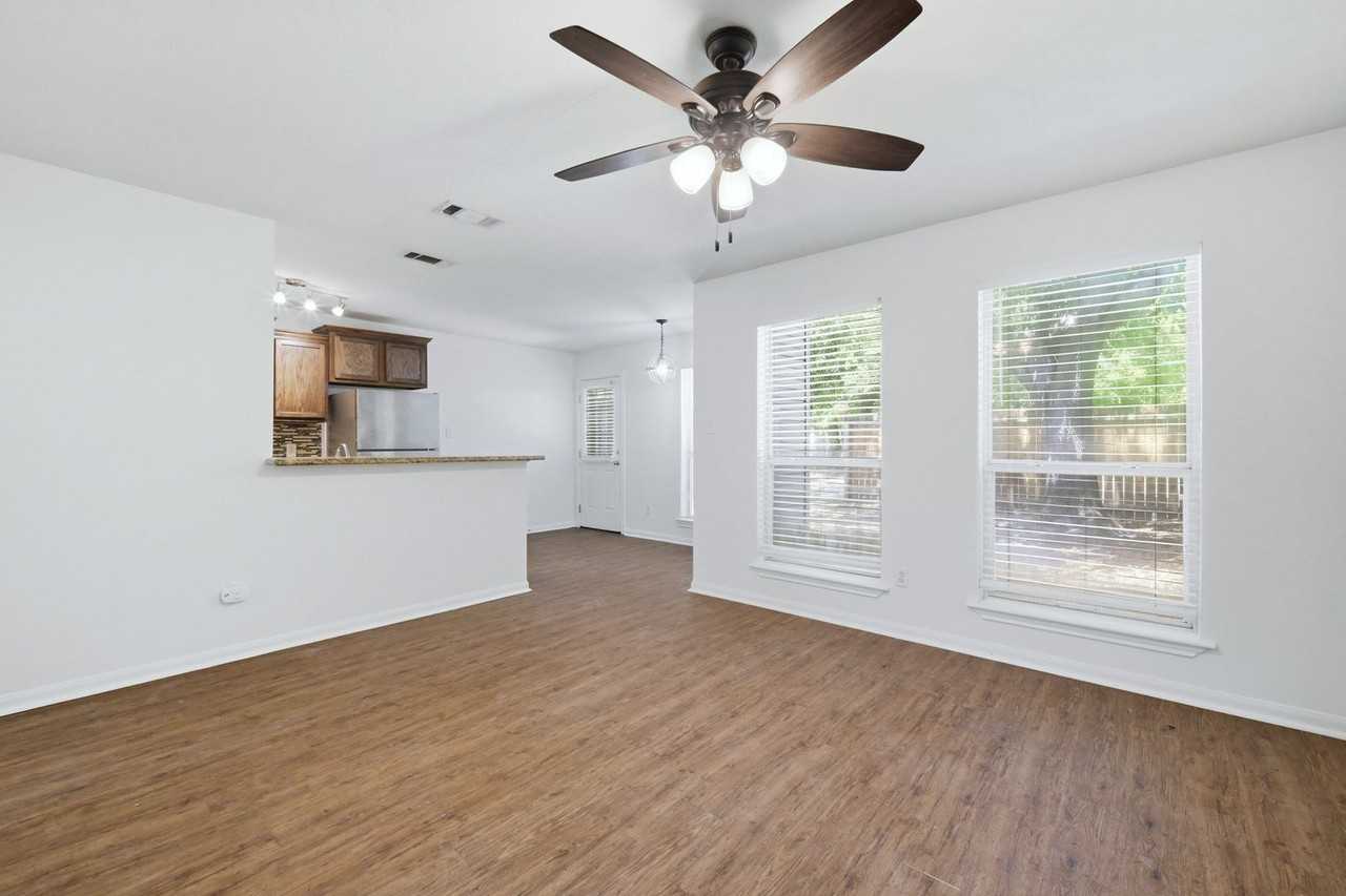 1235 Oney Hervey Dr - Photo 4 of 29