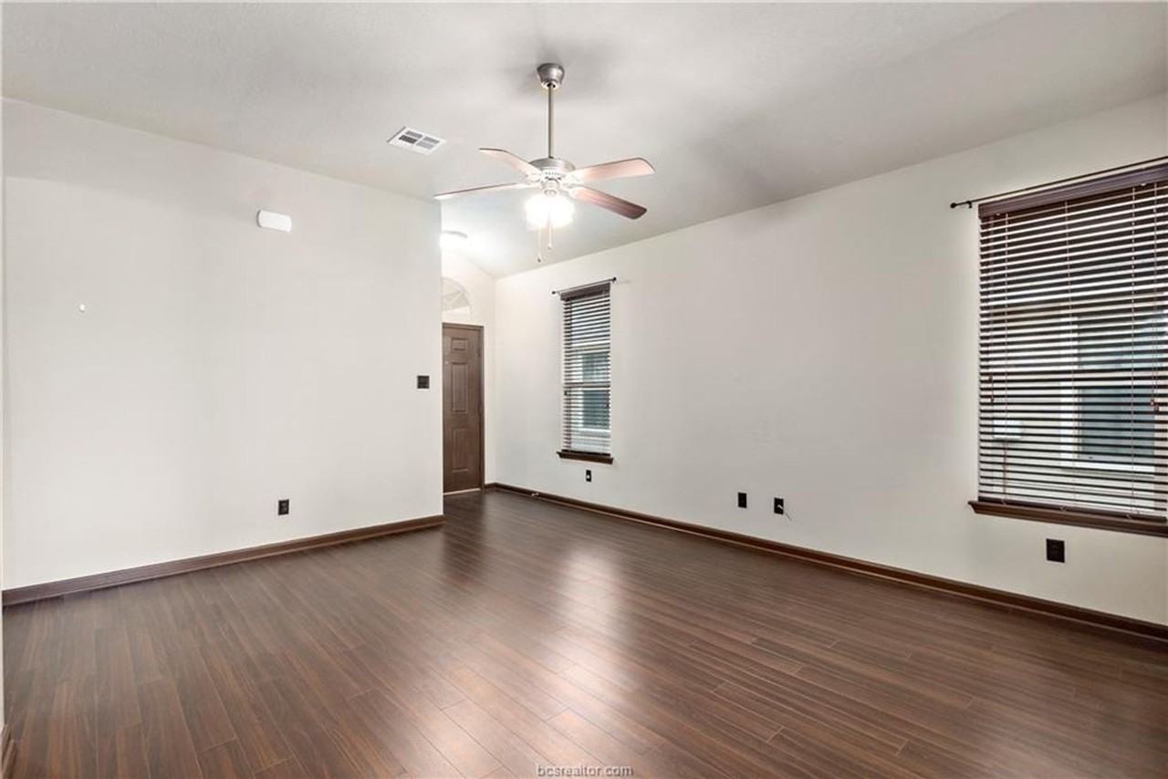 260 Fieldstone Pl - Photo 7 of 24