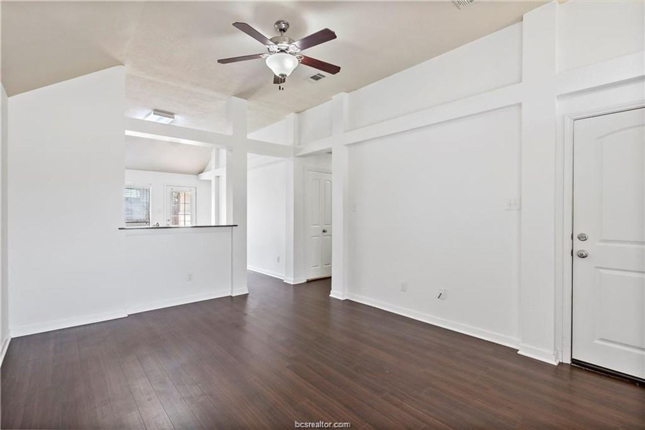 214 Simi Dr - Photo 4 of 21