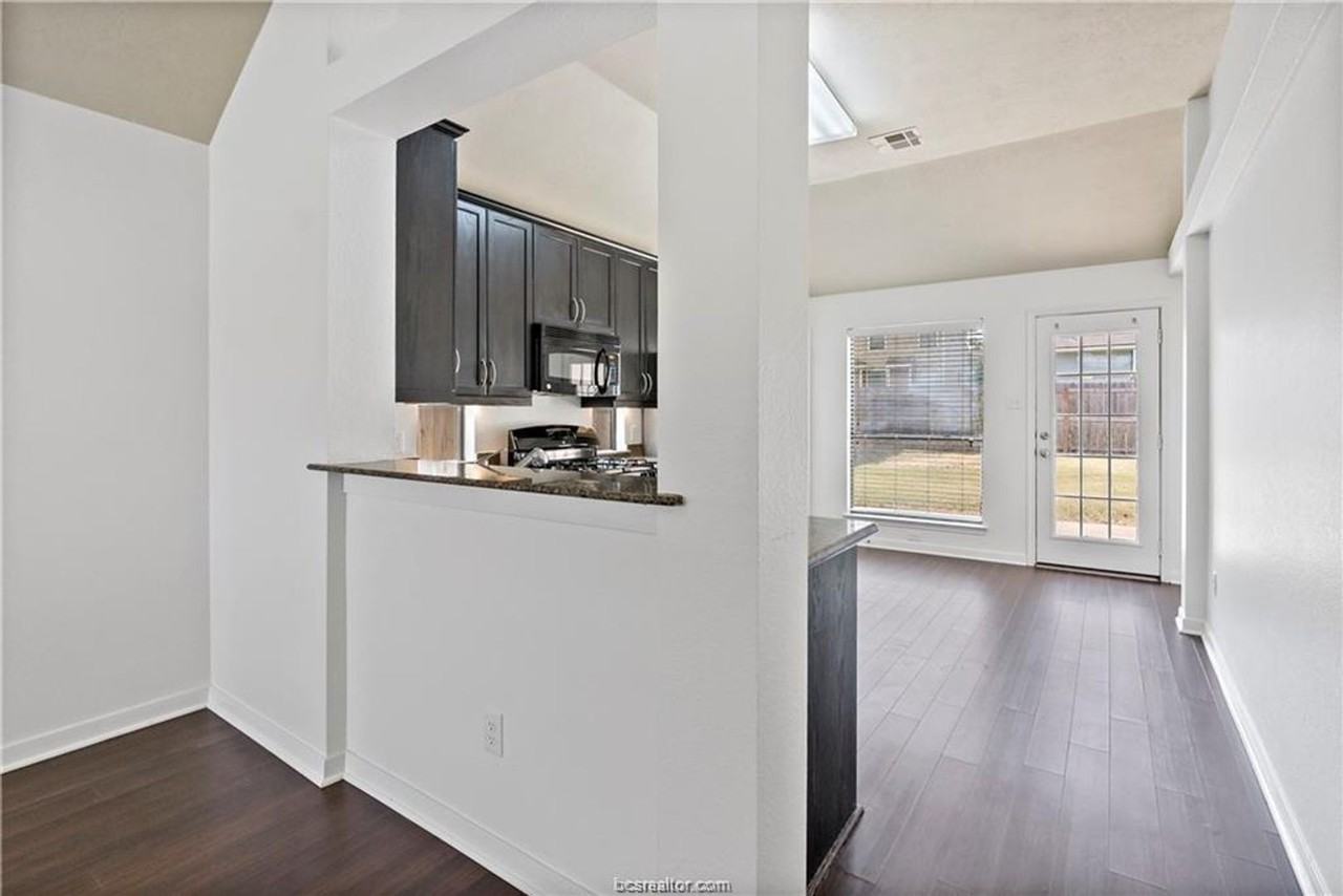 214 Simi Dr - Photo 7 of 21