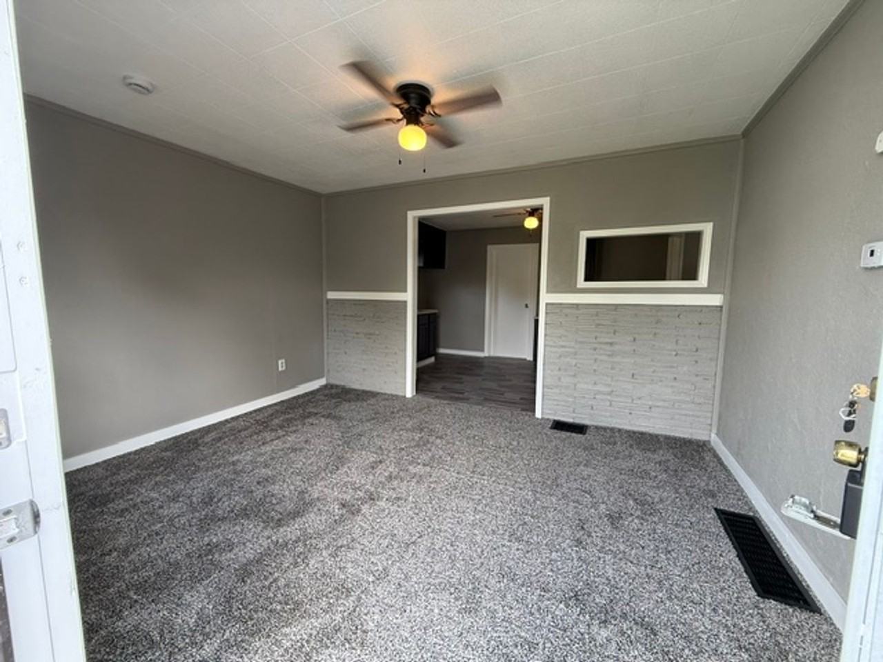 513 Chaudet Ave - Photo 2 of 14