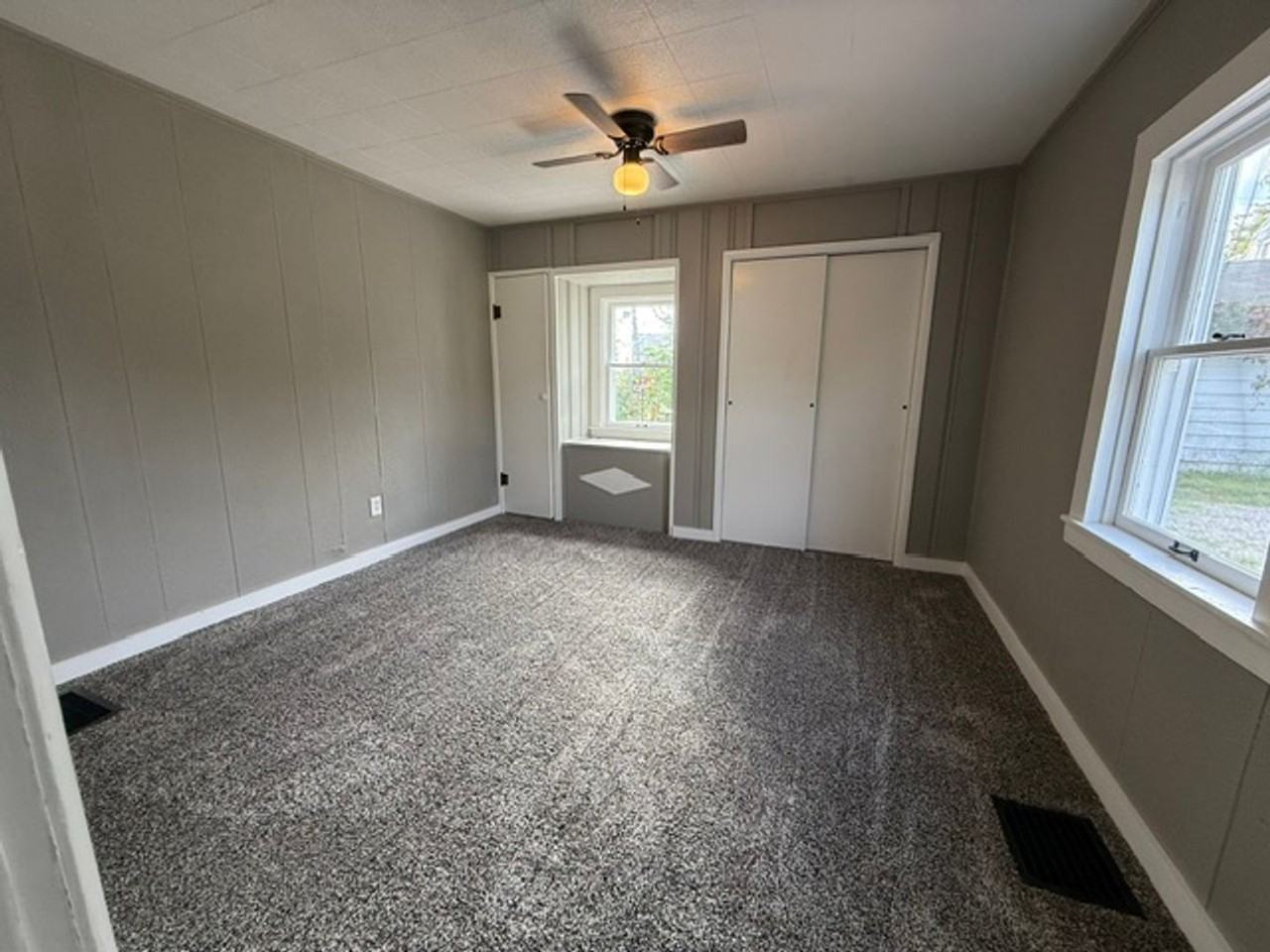 513 Chaudet Ave - Photo 4 of 14