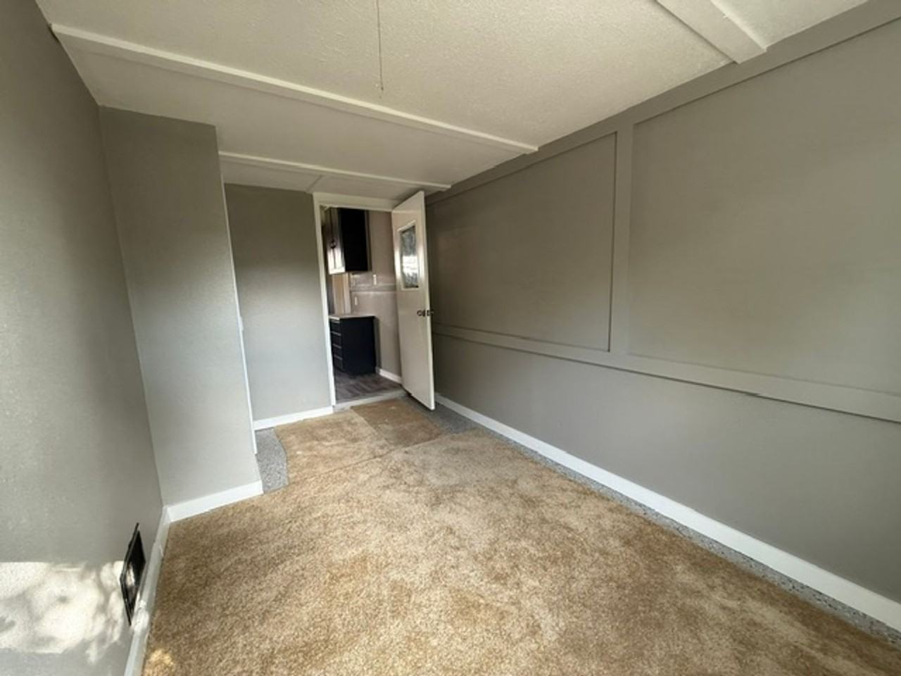 513 Chaudet Ave - Photo 7 of 14