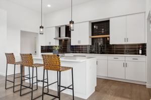 featured image of 1375 N Wygant St