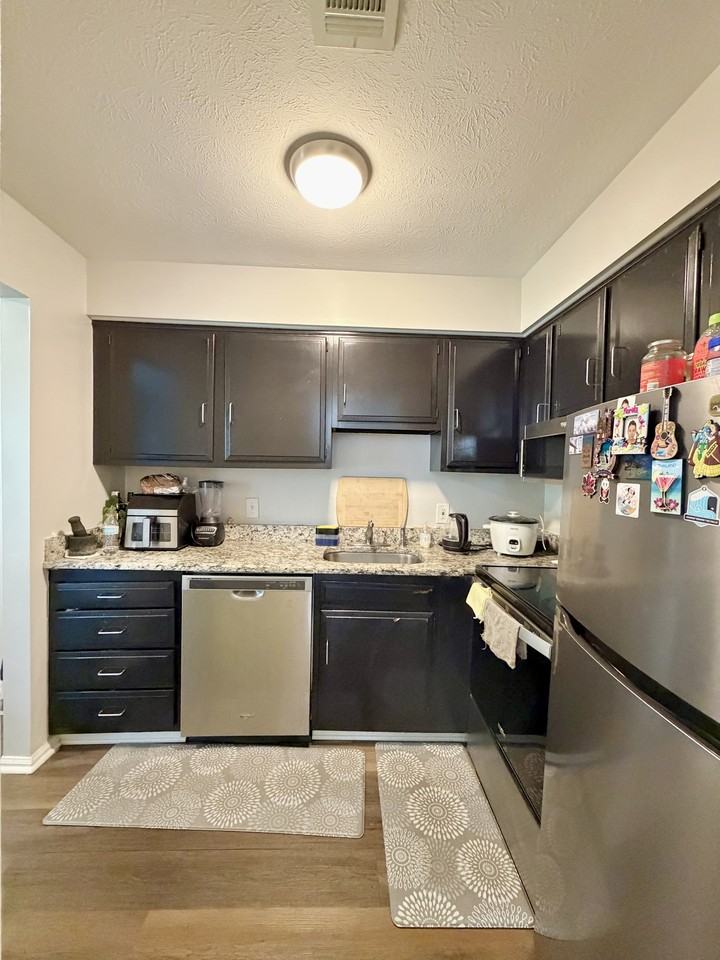 2035 Altamont Court - Photo 5 of 8