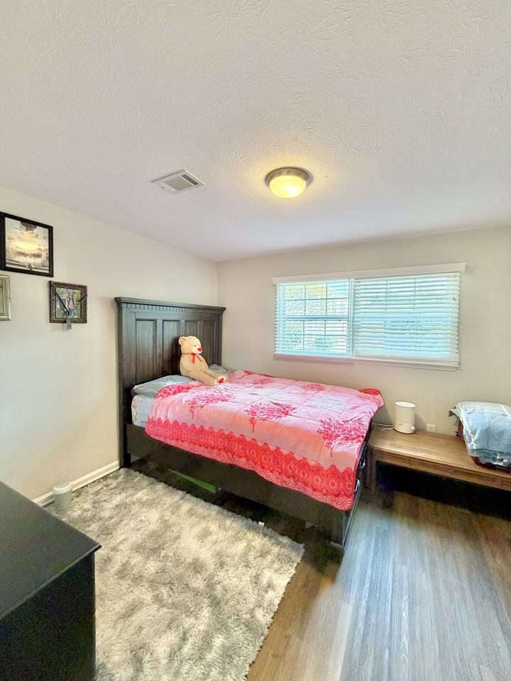 2035 Altamont Court - Photo 6 of 8