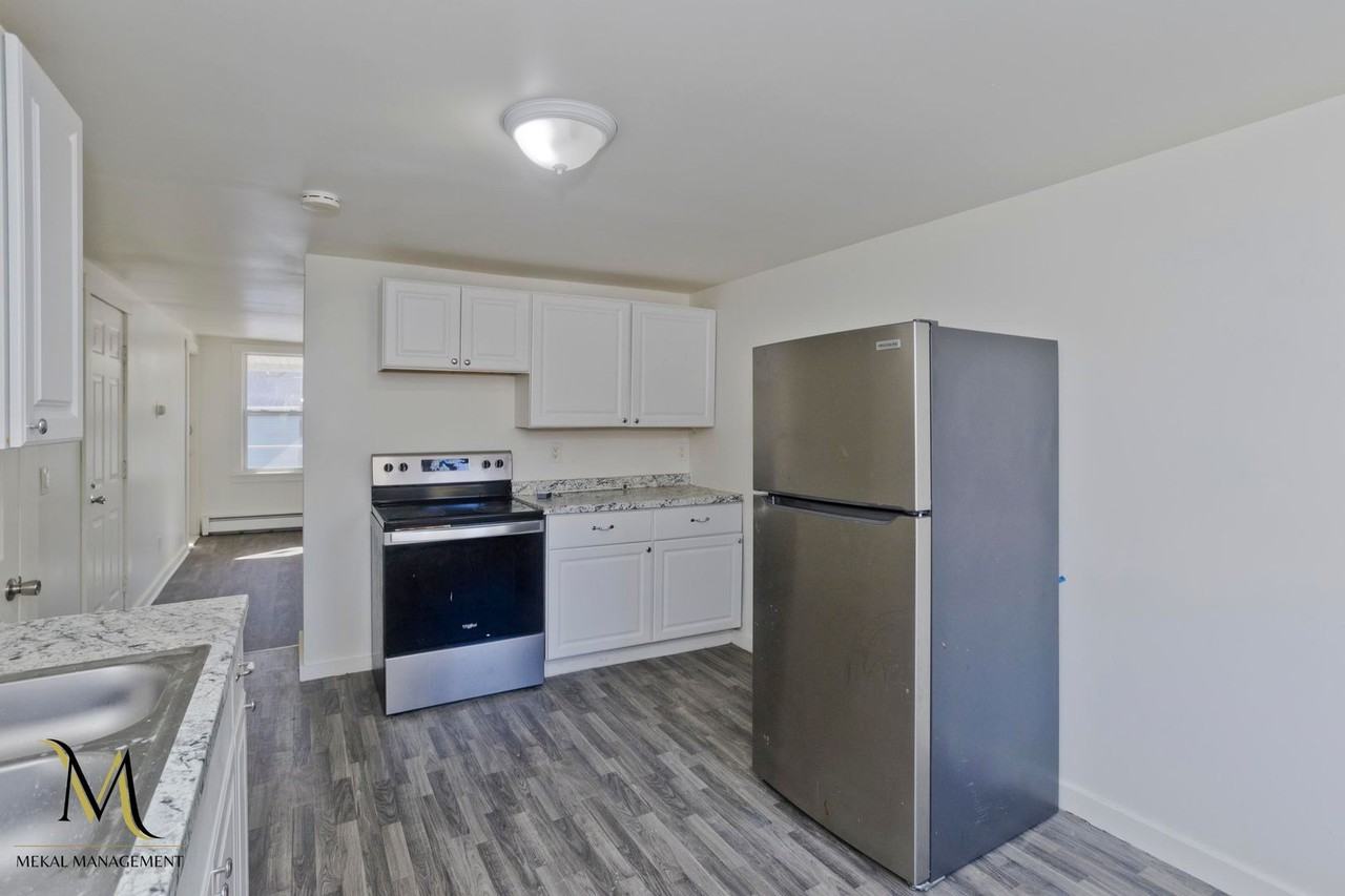 61 West Street Apartments - Photo 3 of 26