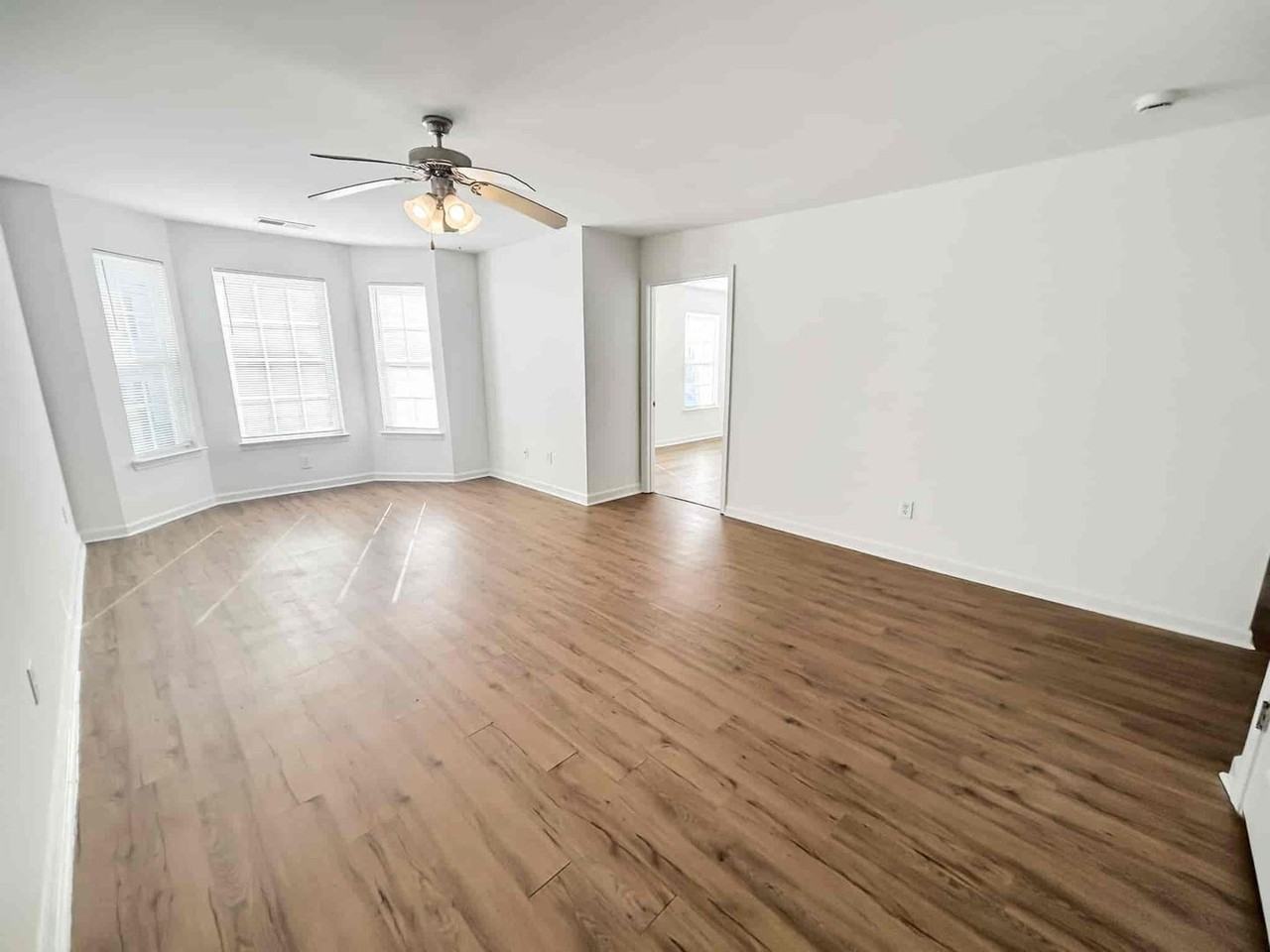 1302 Stonehaven Cir - Photo 6 of 28