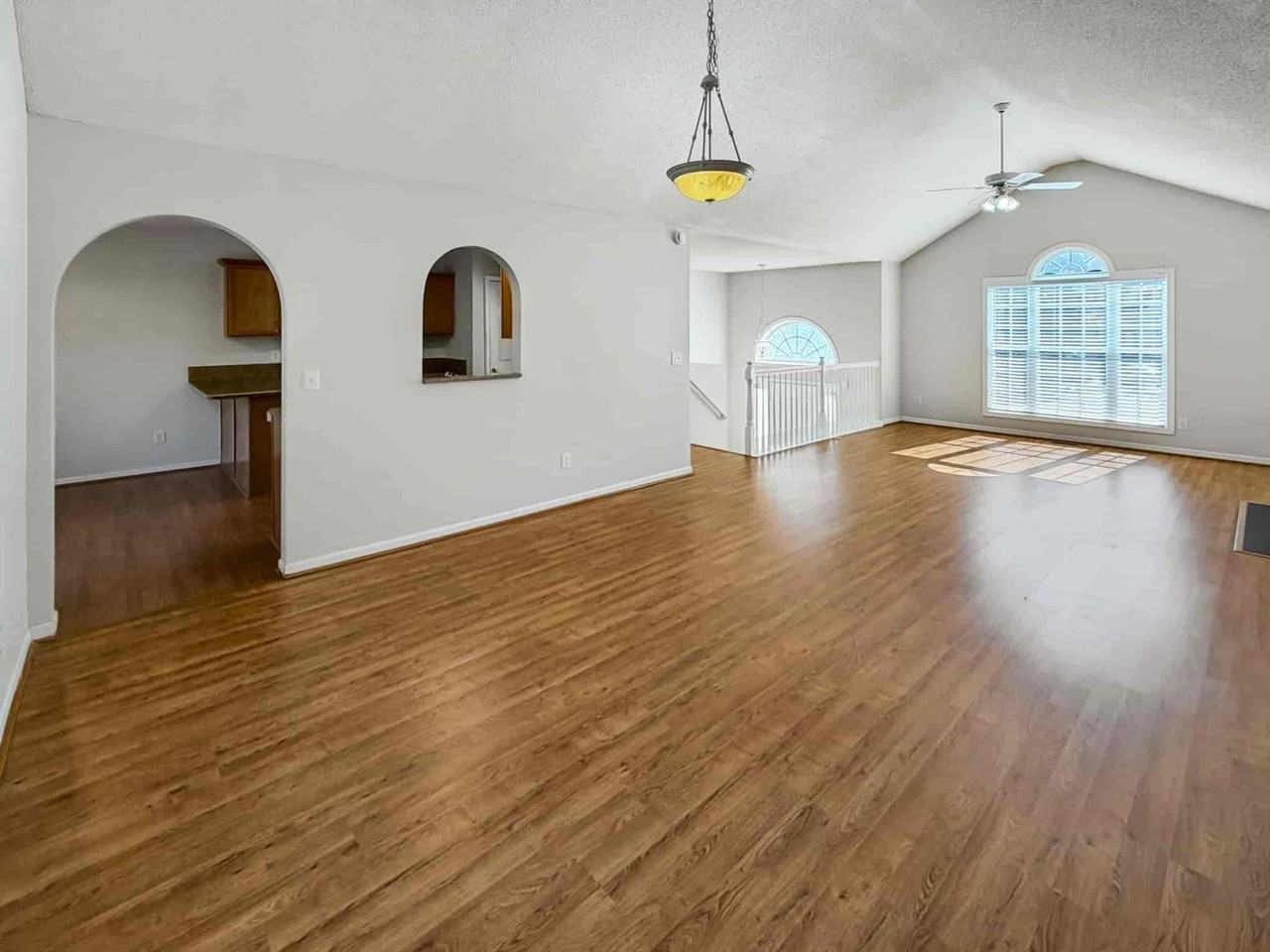4902 Jocks Ln - Photo 7 of 36