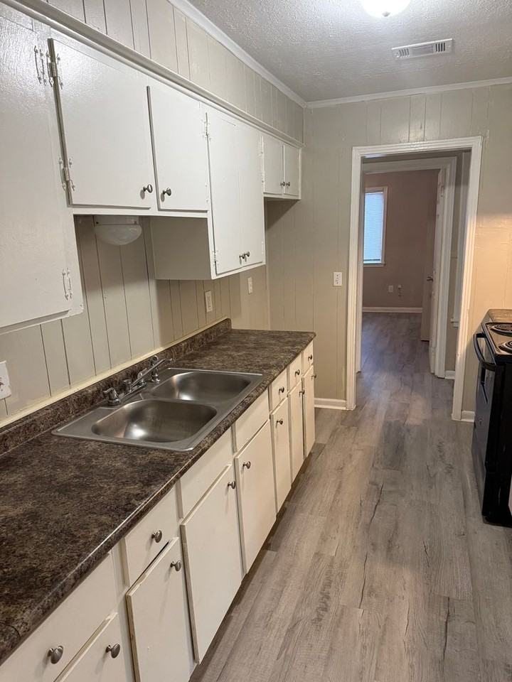 6322 Abraham Lincoln Dr - Photo 2 of 15