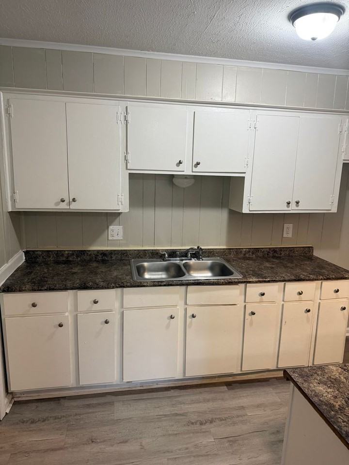 6322 Abraham Lincoln Dr - Photo 4 of 15