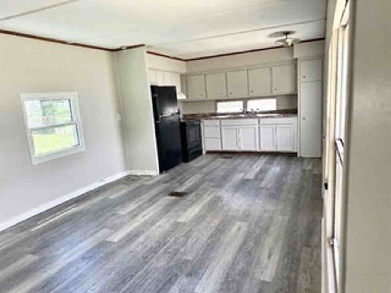 2333 Golfview St - Photo 2 of 8