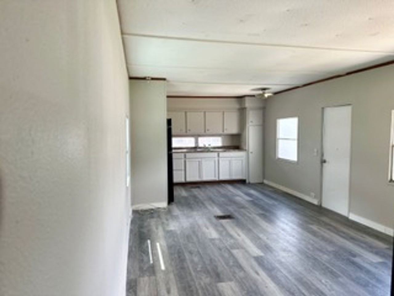 2333 Golfview St - Photo 3 of 8