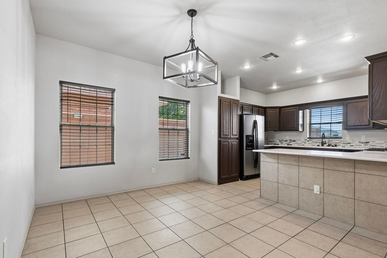 944 Arroyo Seco - Photo 4 of 22