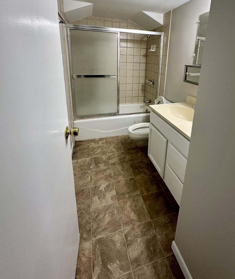 611 West Church Street - Photo 6 of 6