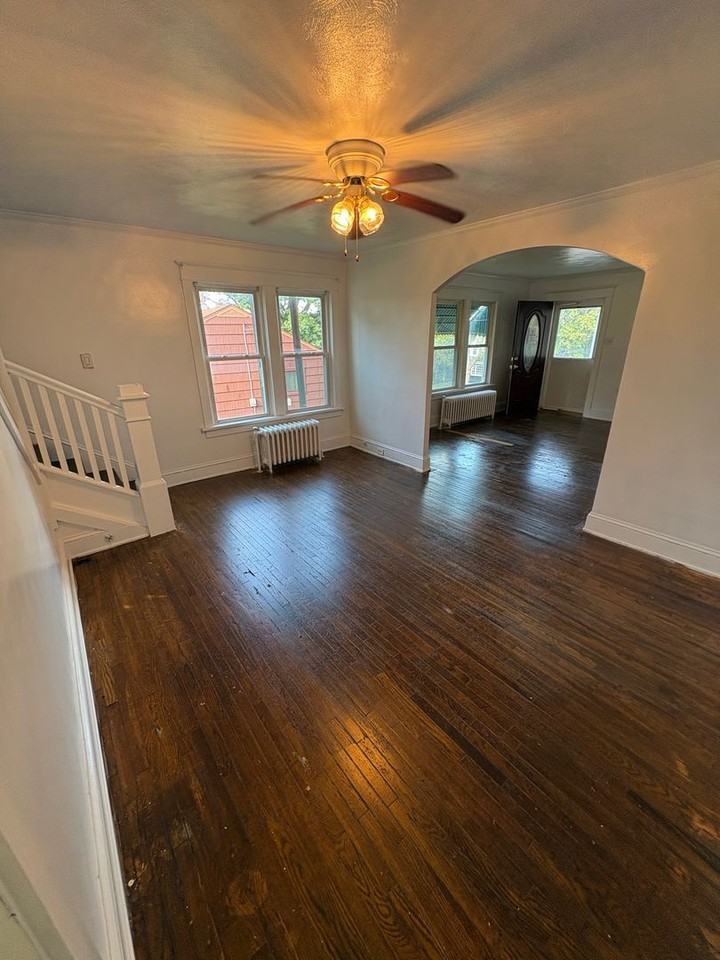 360 Fisher St - Photo 5 of 18