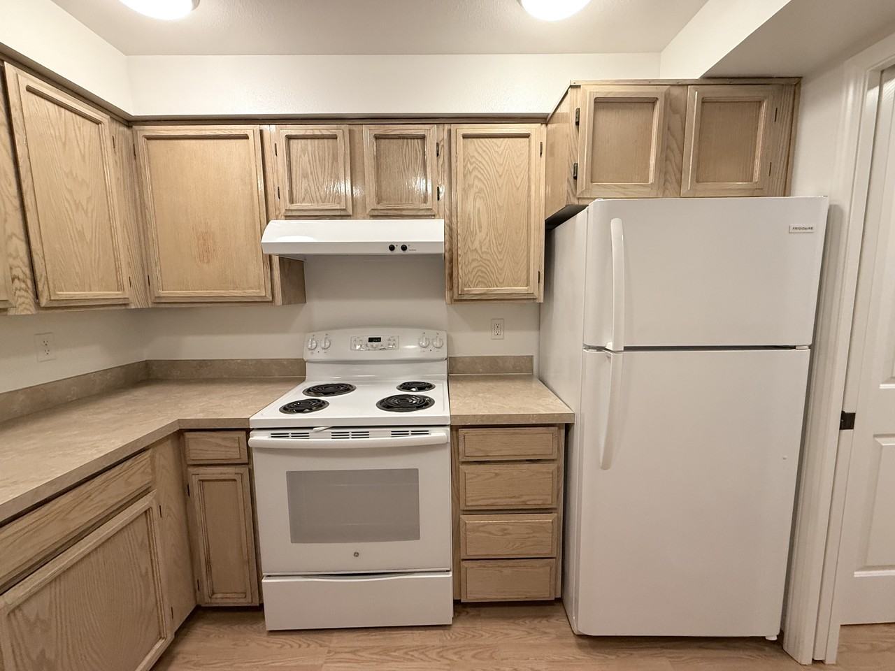 L407-201 - Photo 7 of 30