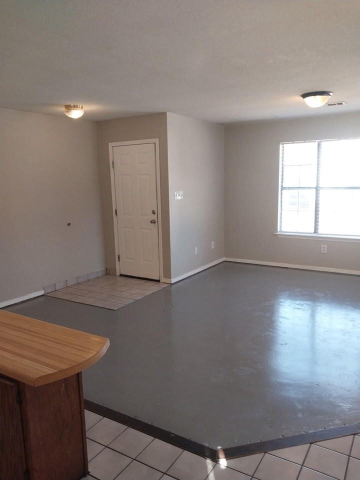 1610 Auburn Place - Photo 4 of 11