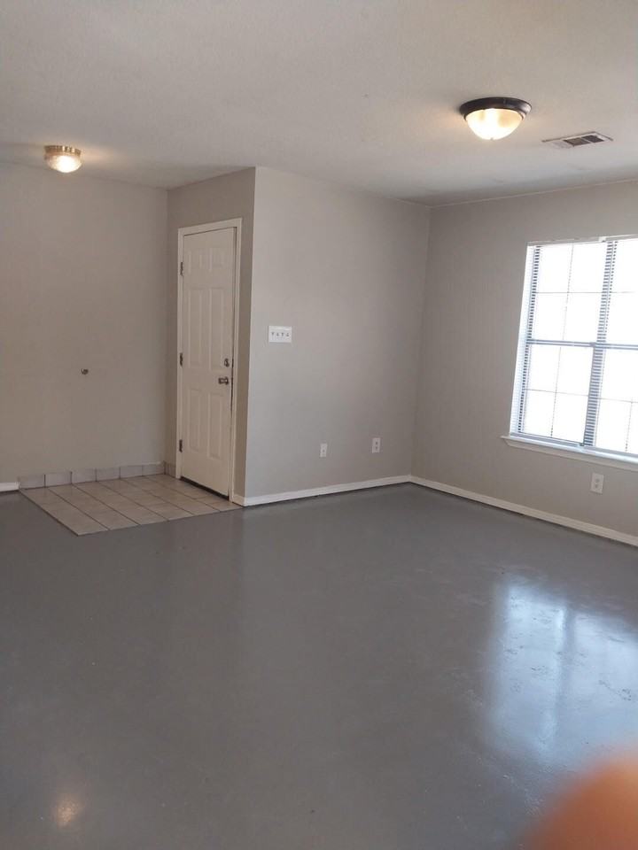 1610 Auburn Place - Photo 5 of 11
